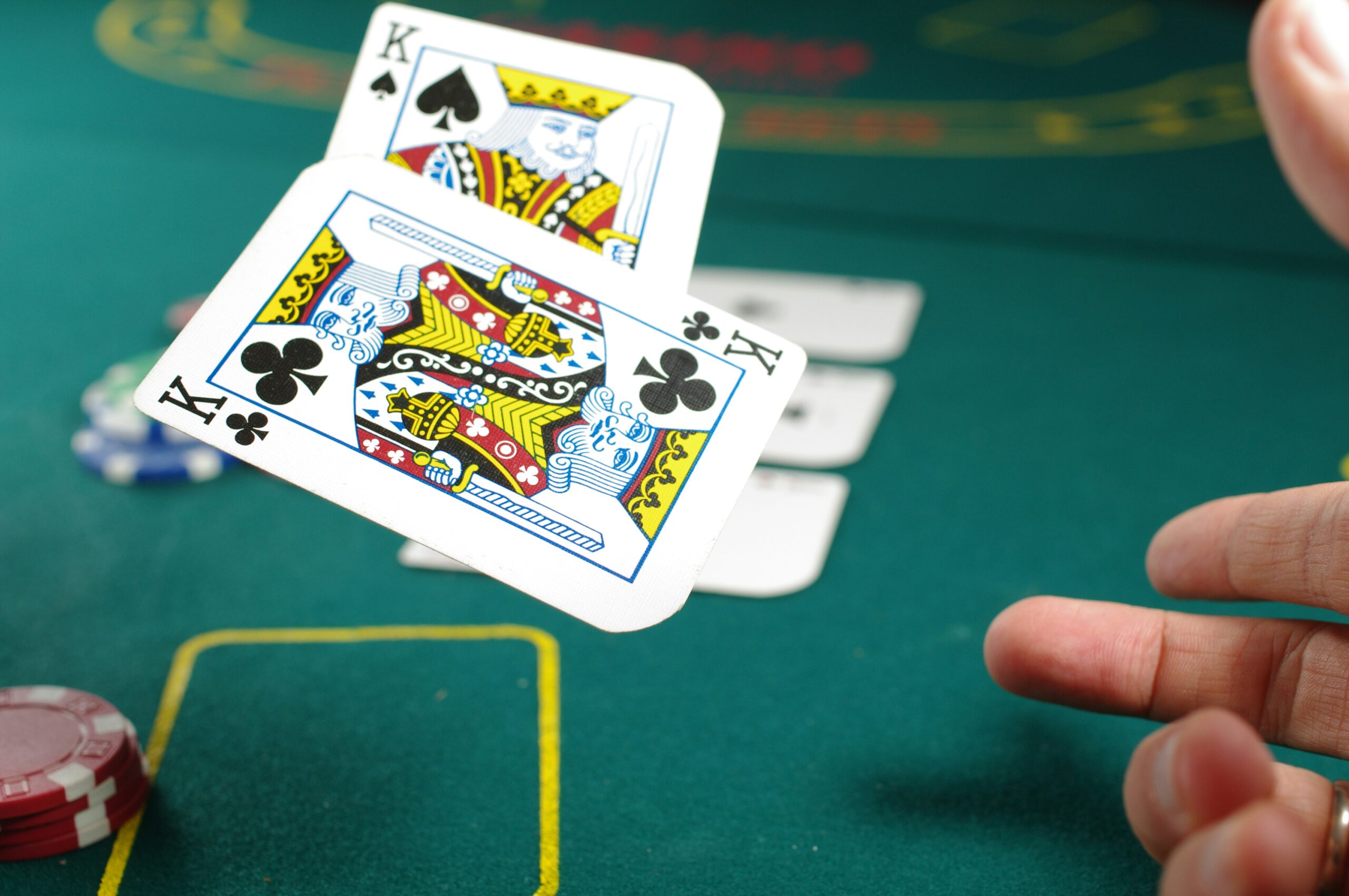 How to Learn How to Play Poker Professionally